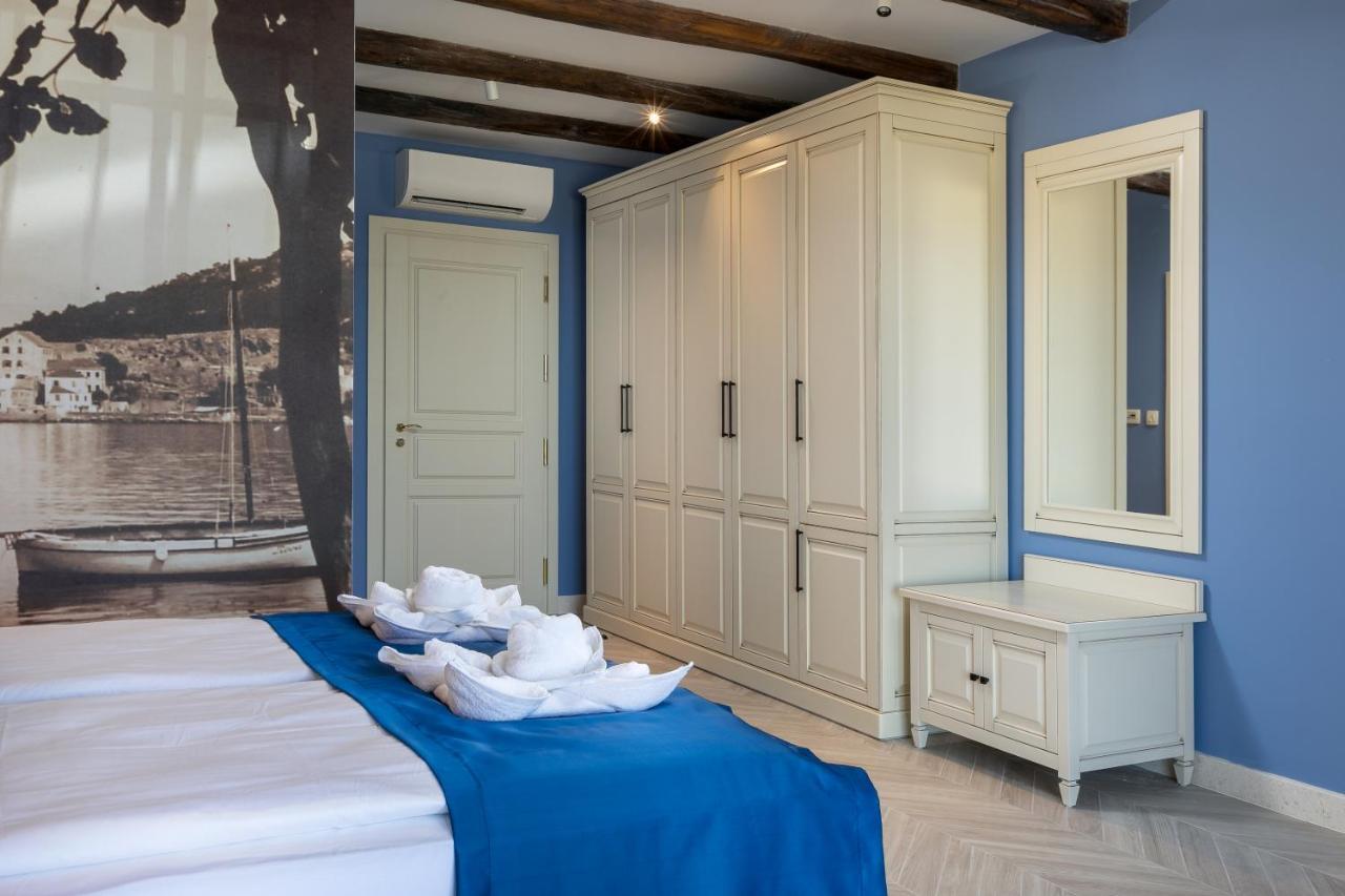 Heritage Hotel Liberan Podgora Bagian luar foto