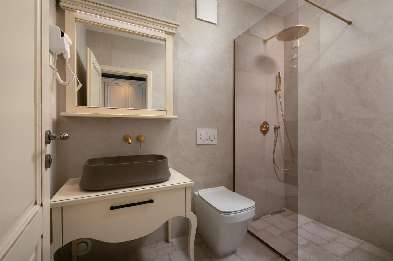 Heritage Hotel Liberan Podgora Bagian luar foto