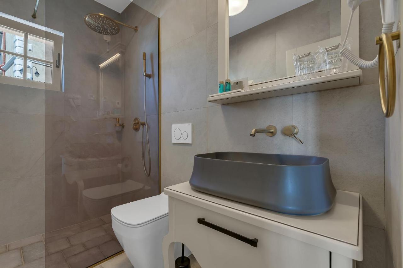 Heritage Hotel Liberan Podgora Bagian luar foto