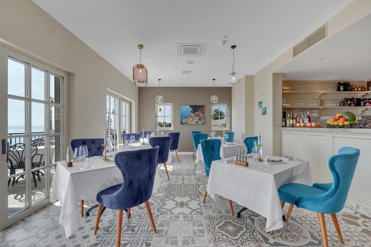 Heritage Hotel Liberan Podgora Bagian luar foto