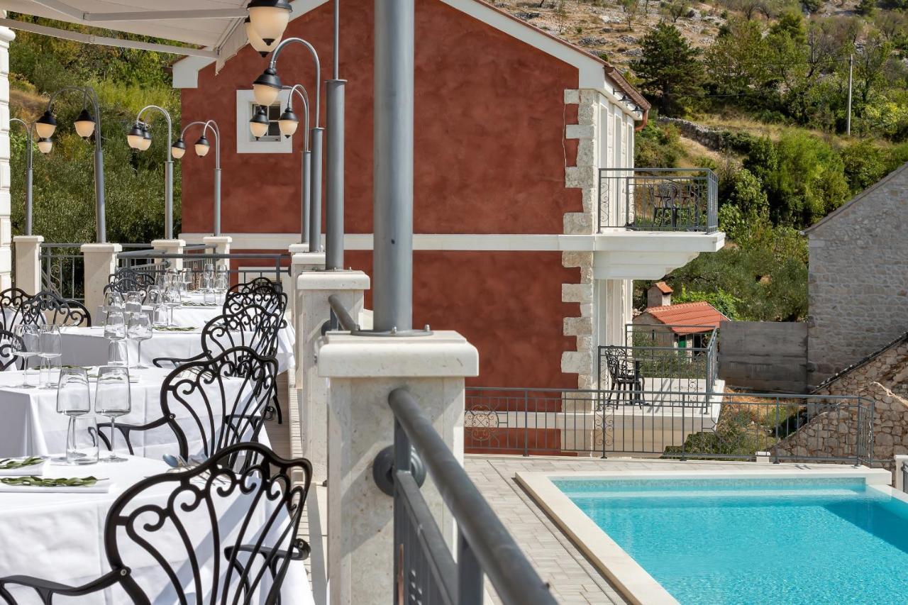 Heritage Hotel Liberan Podgora Bagian luar foto