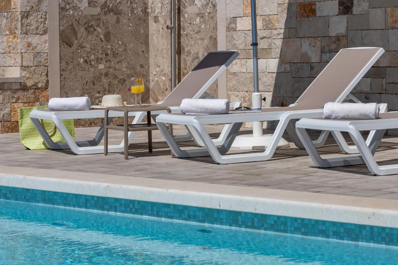 Heritage Hotel Liberan Podgora Bagian luar foto